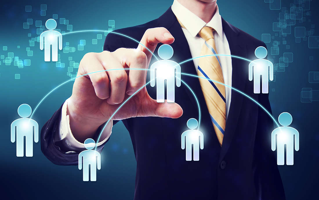 image dirigeant bougeant des personnages dans l'espace